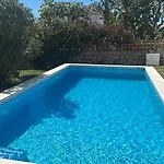 Leon Villa